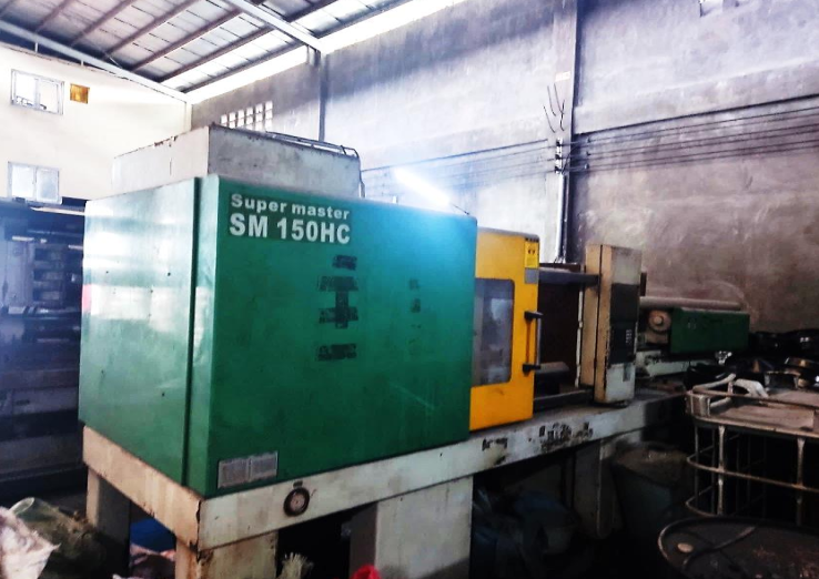 Precision injection molding system with advanced controls